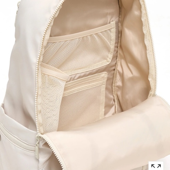 Buff bunny  sports bag with laptop carrier - Picture 13 of 15